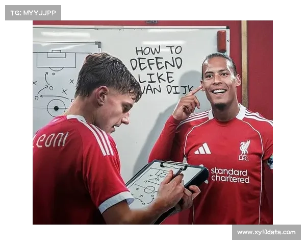 麦卡利斯特与范戴克头部碰撞受伤 简单处理后坚持完成比赛